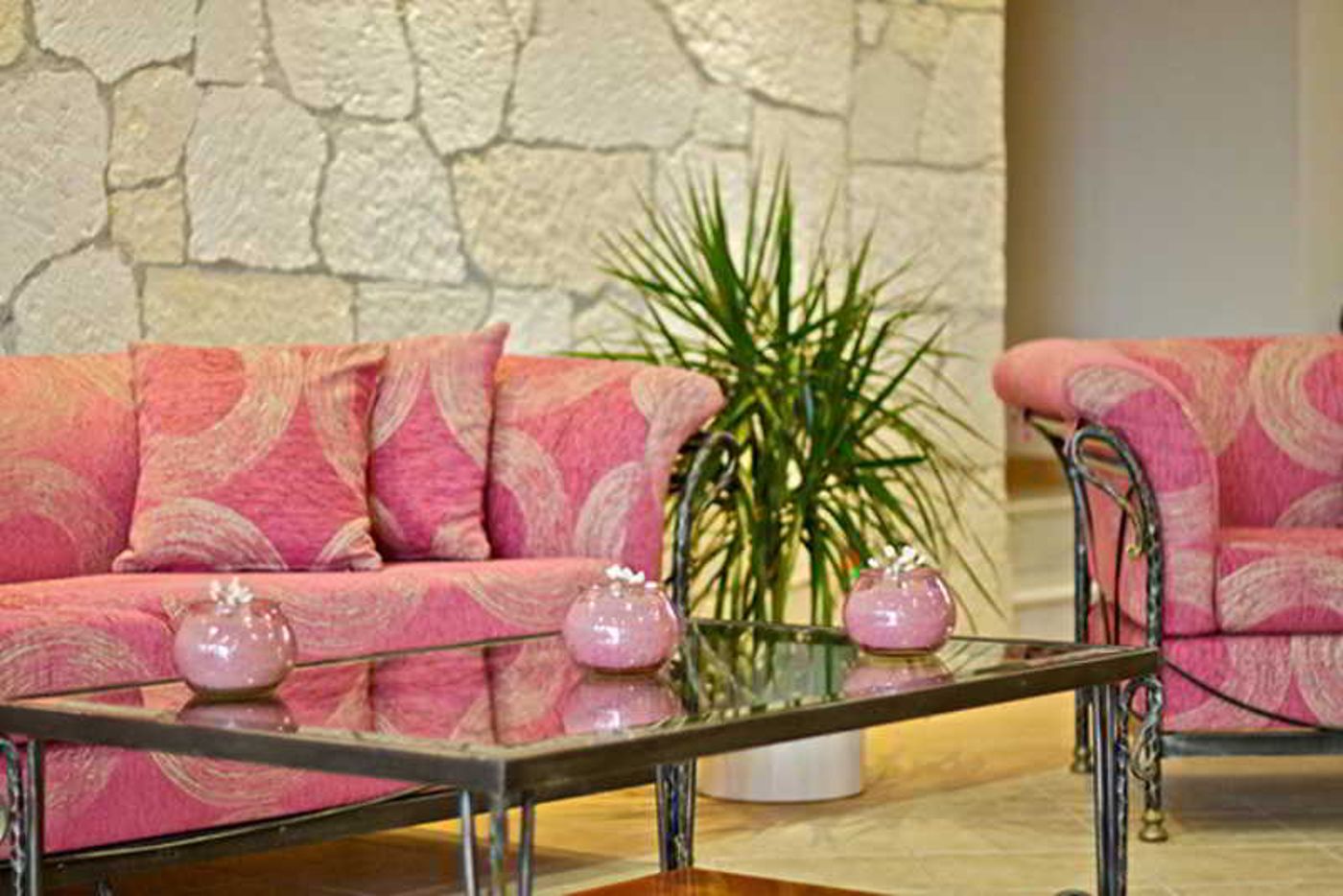 Solimar-Ruby-Lobby-23