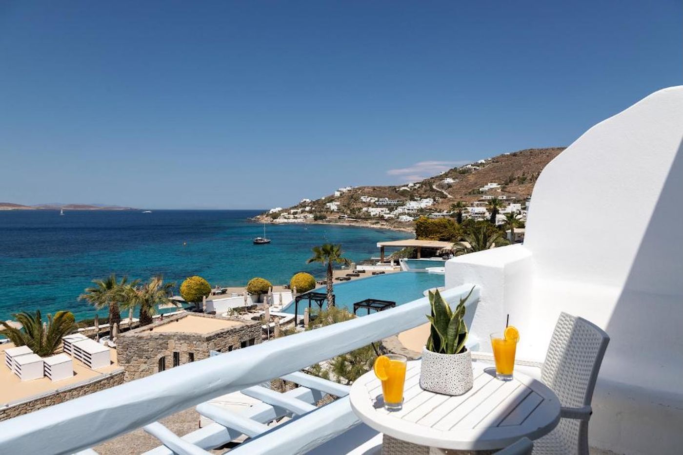 Saint-John-Hotel-Villas---Spa-Room-96