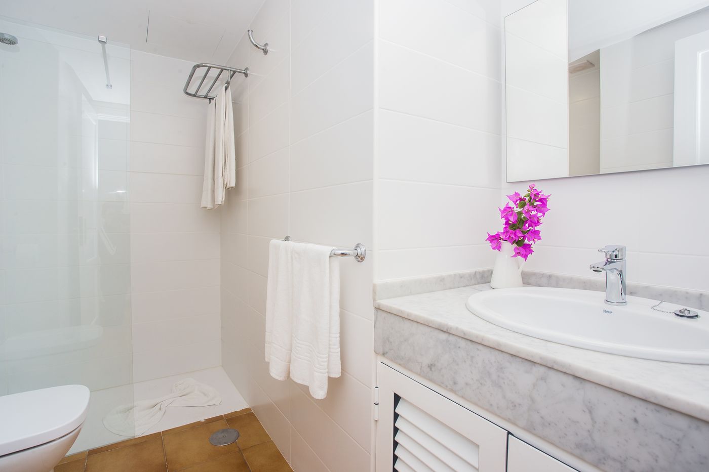 Los-Tulipanes-Room-36