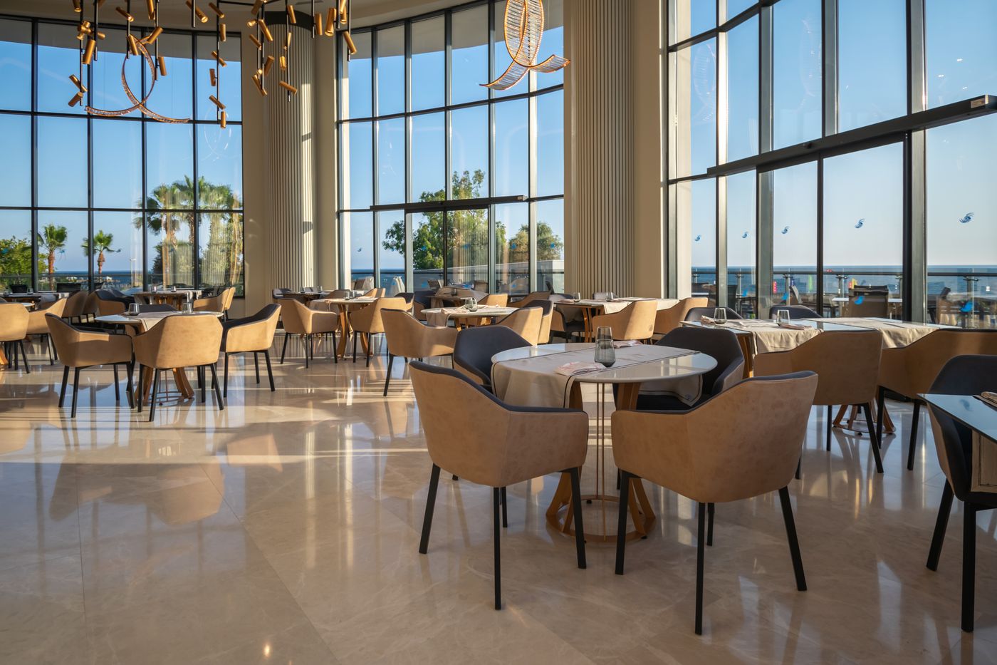 Armas-Bella-Luna-Restaurant-45