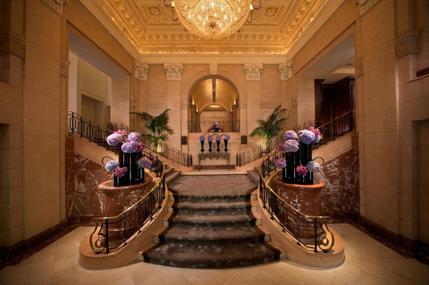 The-Peninsula-New-York-Lobby-12