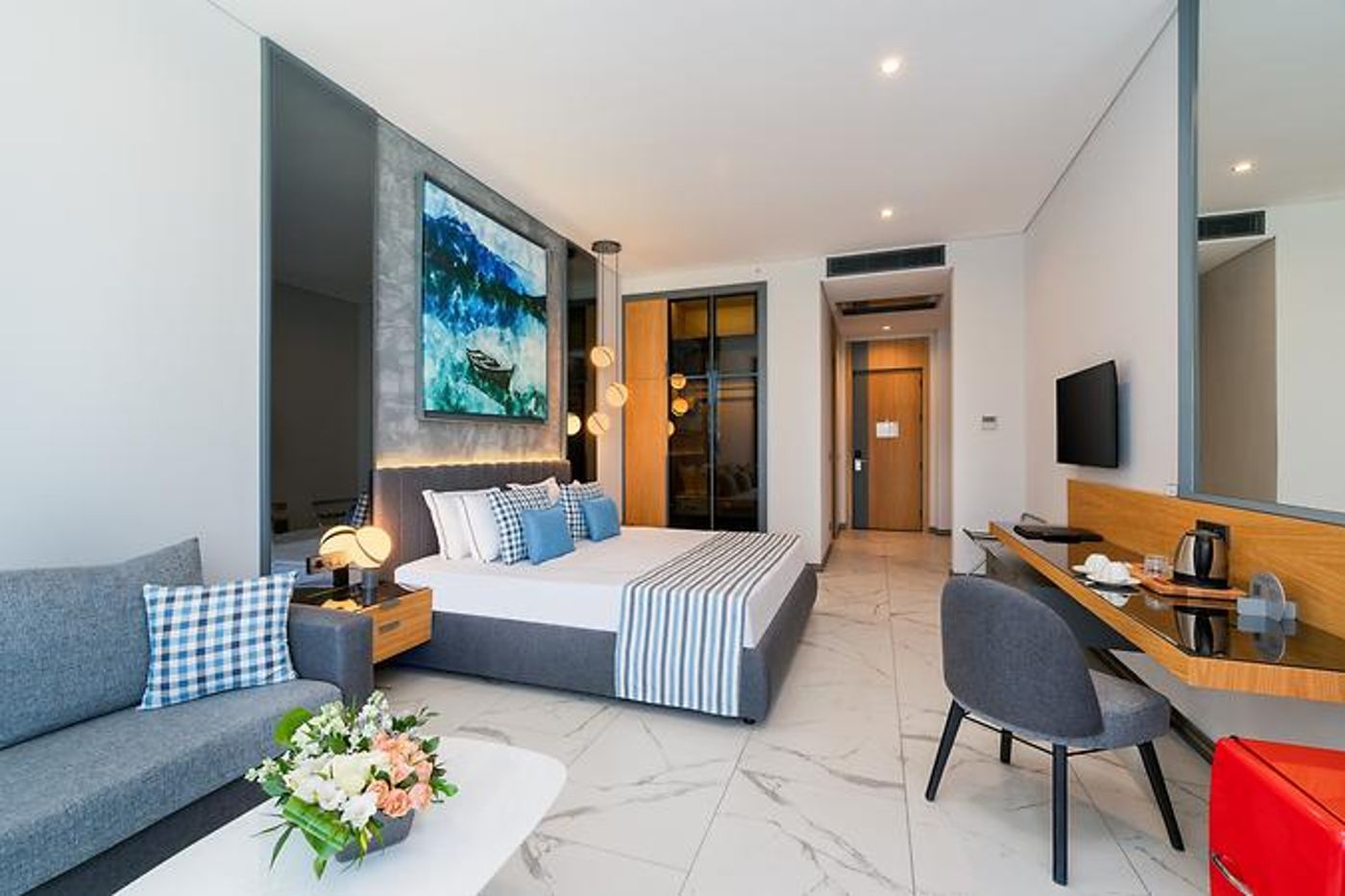 The Norm Collection Door'a 