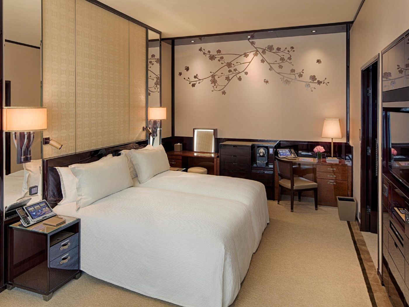 The-Peninsula-Hong-Kong-Room-22