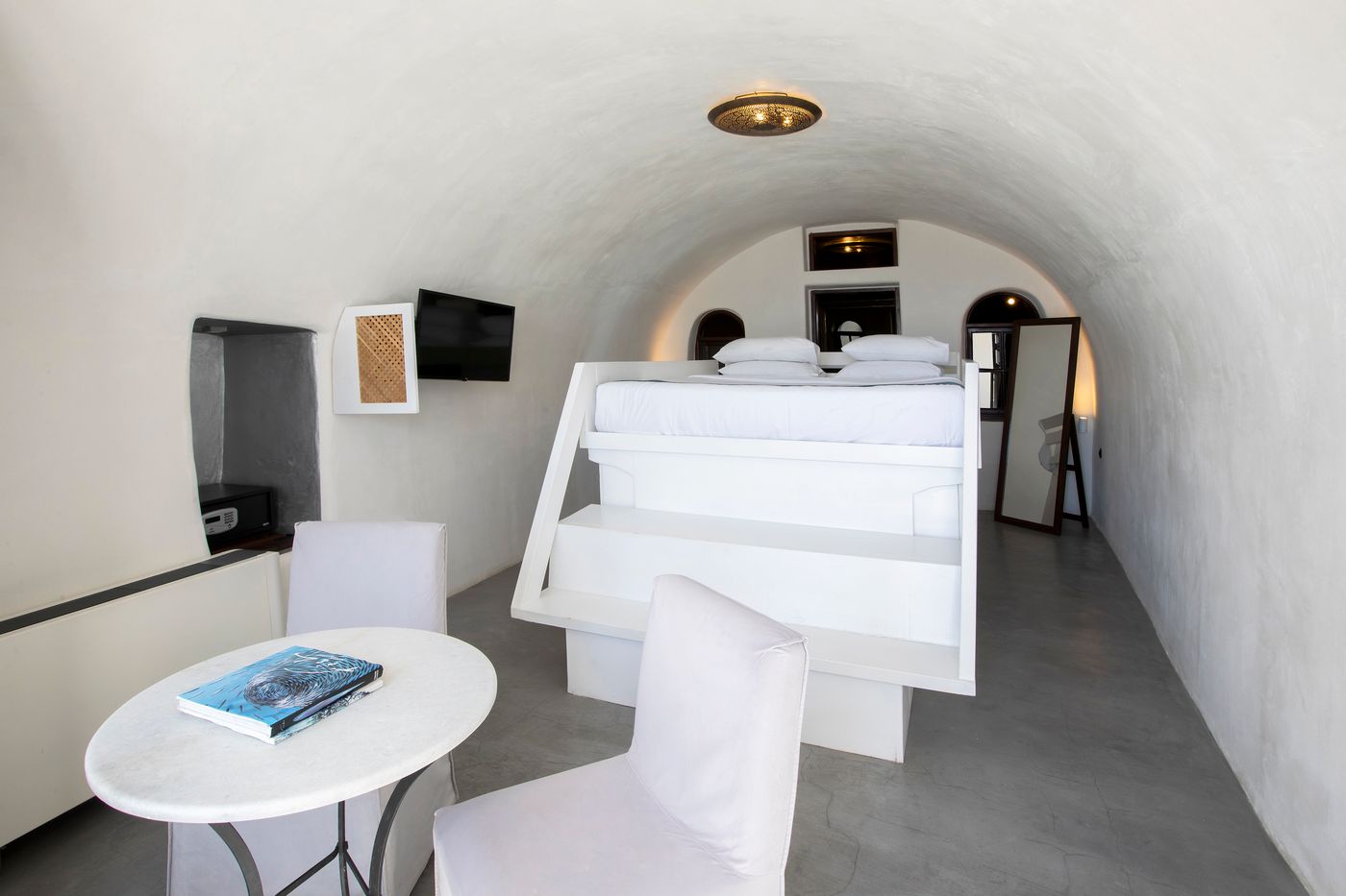 Ducato-Di-Oia-Room-13