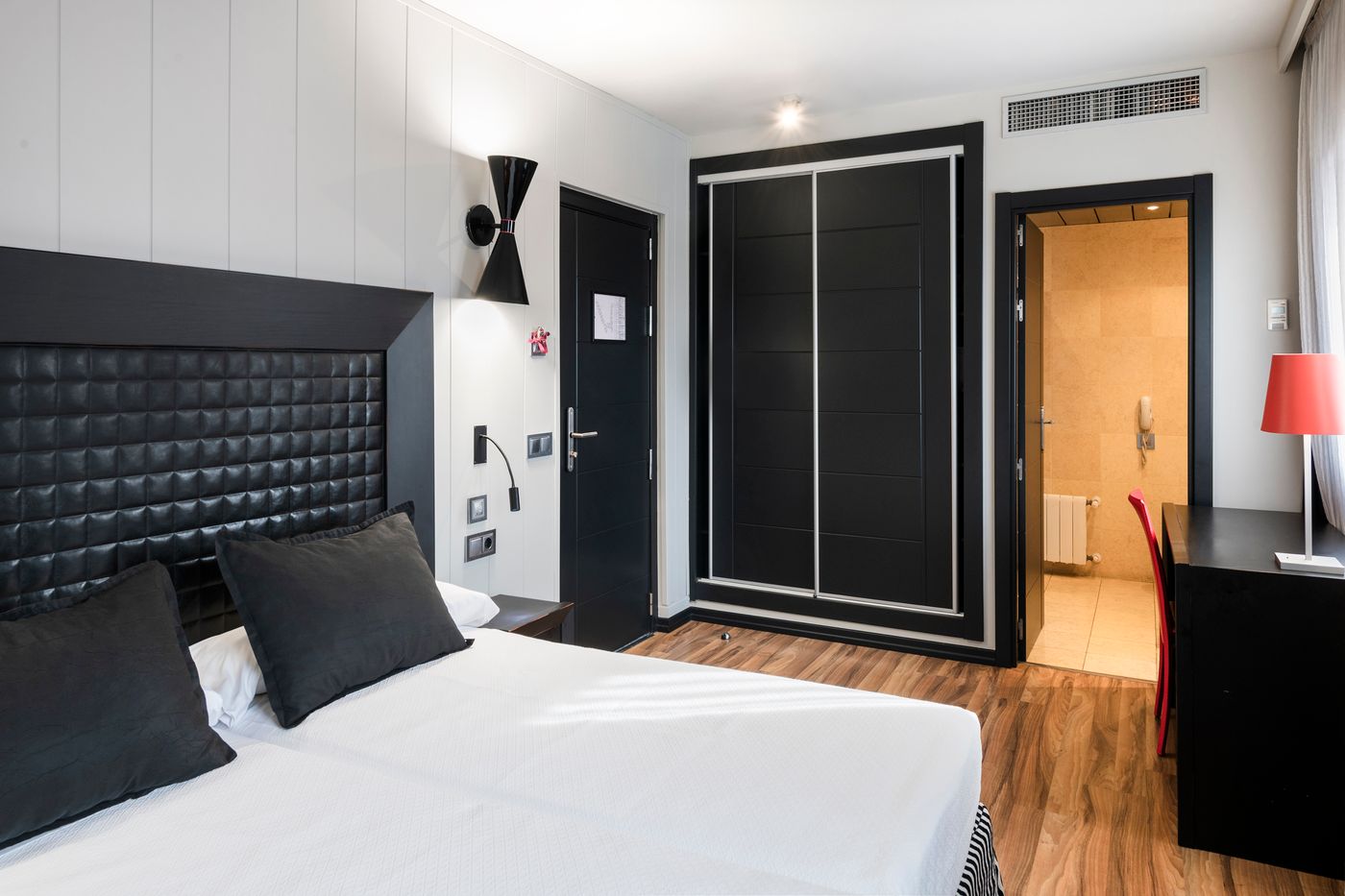 Salles-Hotel-Aeroport-de-Girona-Room-16