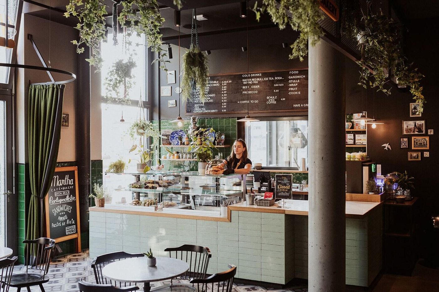 Schulz-Hotel-Berlin-Wall-At-The-East-Side-Gallery-Bar-18