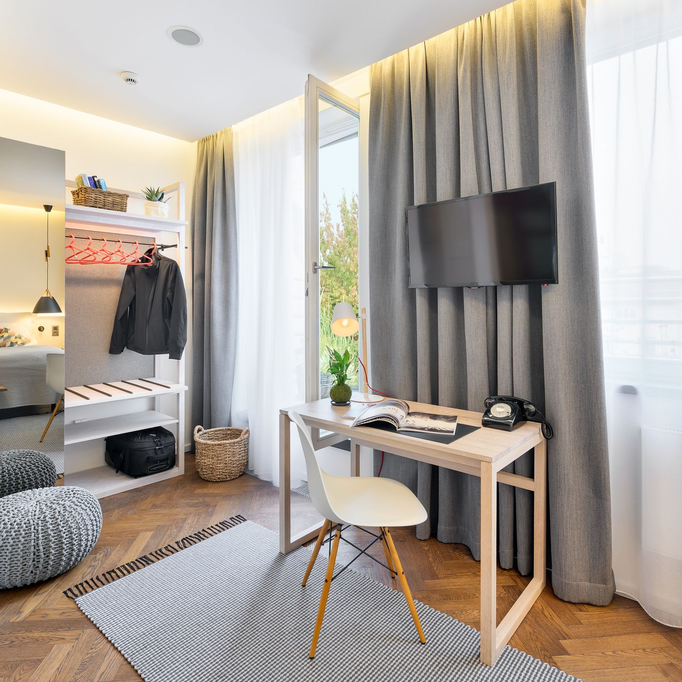 Mosaic-House-Design-Hotel-Room-11