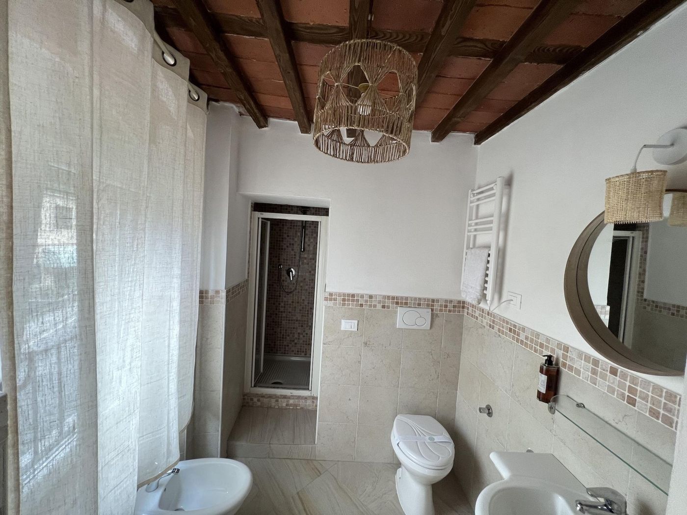 Verderame-Rooms---Suite-In-Lucca-Room-15