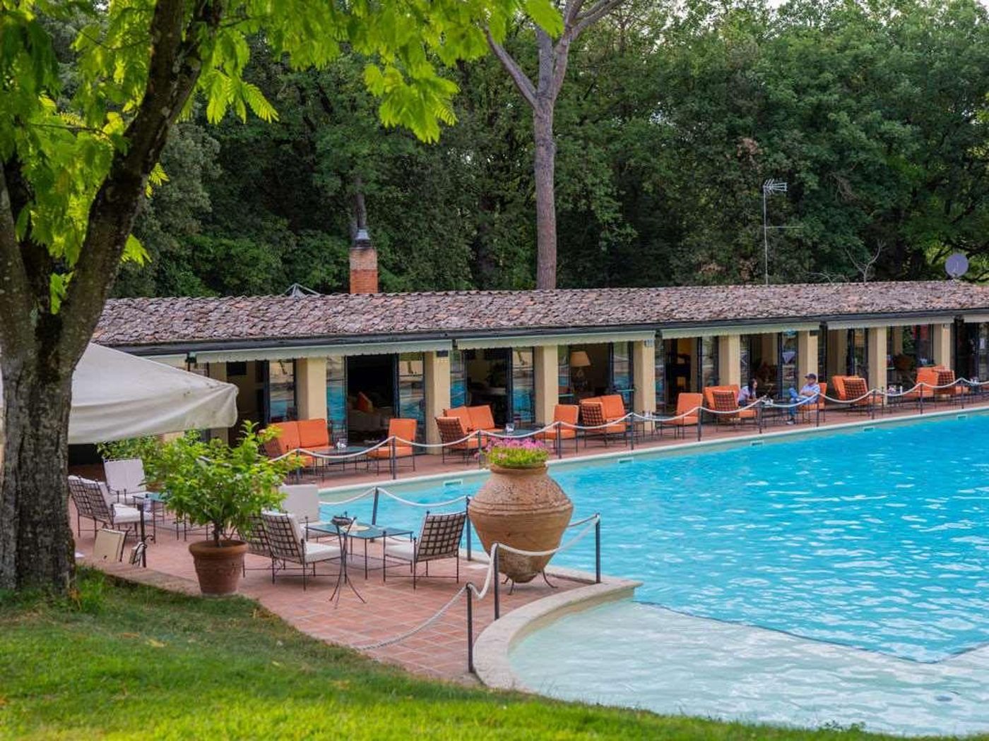 Hotel-Borgo-San-Luigi-Pool-68