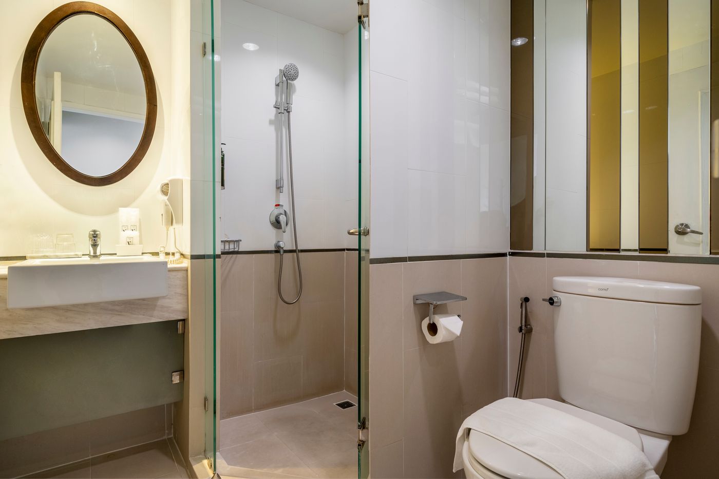 Vince-Hotel-Pratunam-Room-49