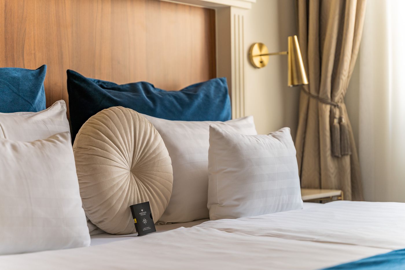 Queen-s-Court-Hotel-and-Residence-Room-43