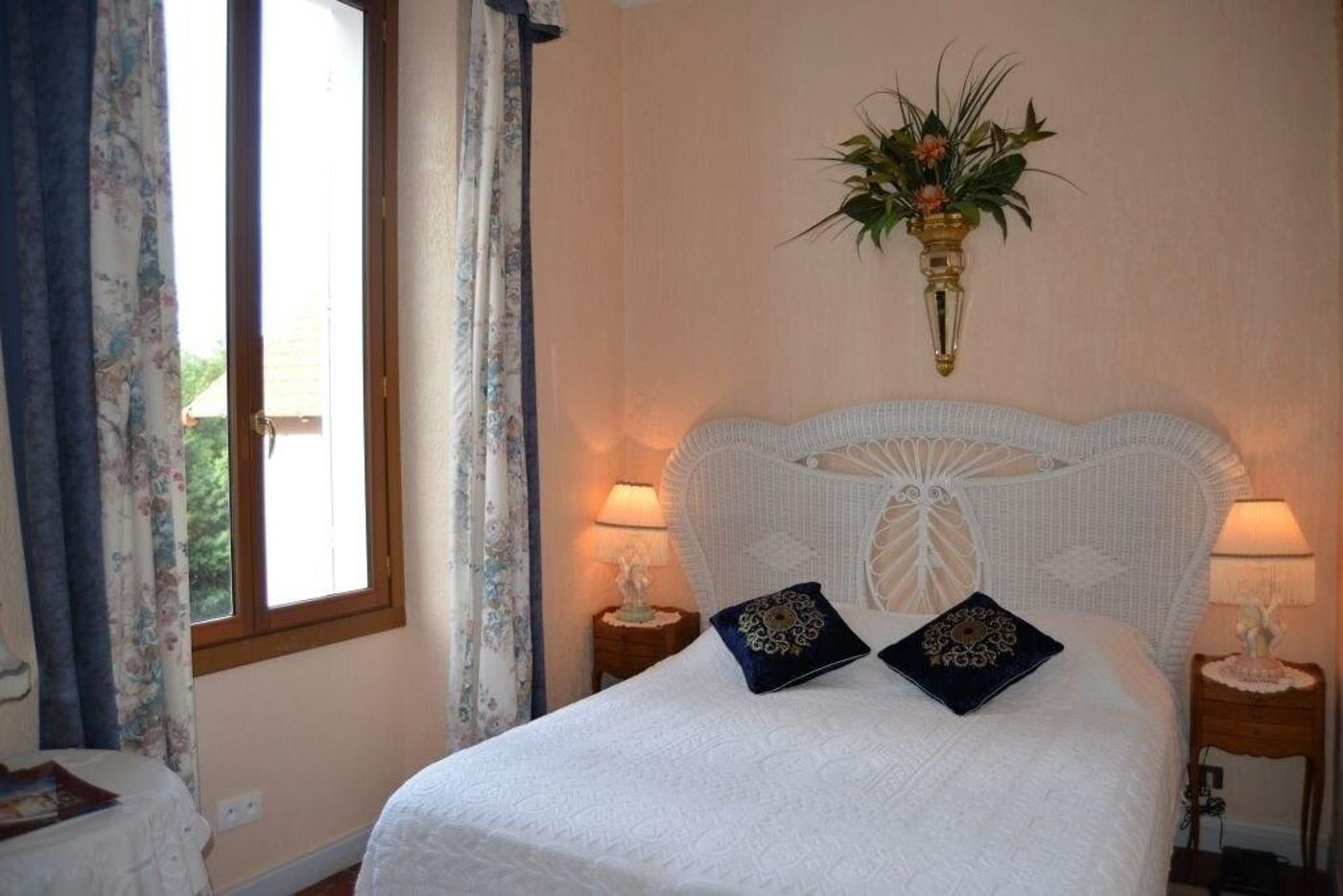 Chateau-de-Mei-Lese-Room-70