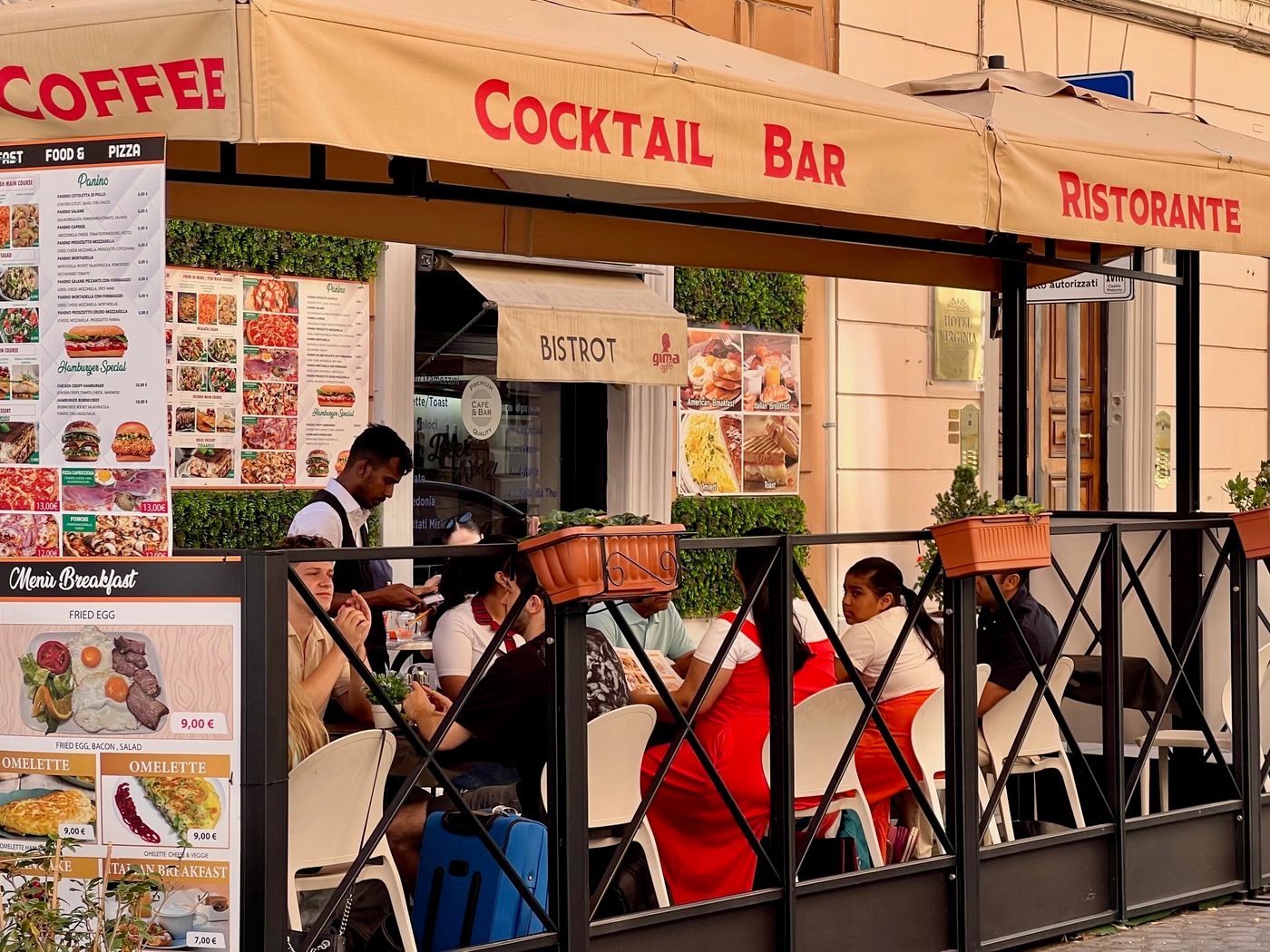 Bon-Ton-Suites-Restaurant-30