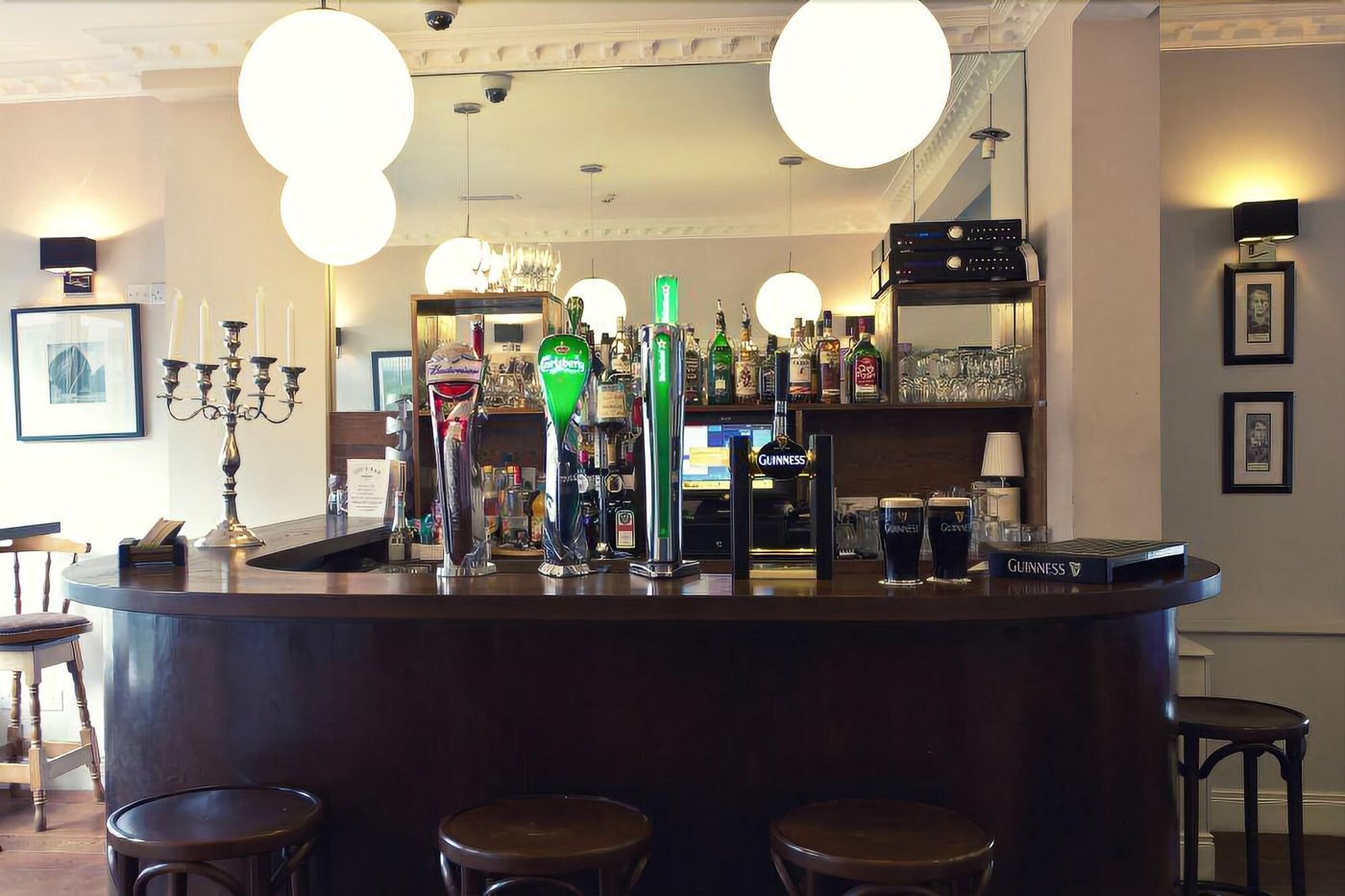 Phoenix-Park-Hotel-Bar-8