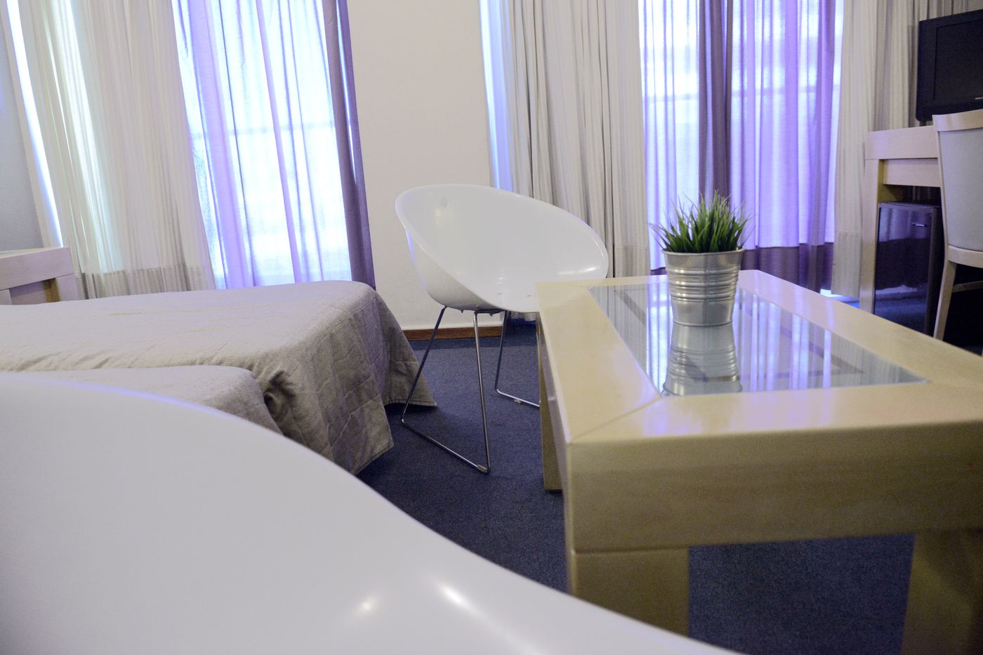 Dorian-Inn--Sure-Hotel-Collection-by-Best-Western-Room-30