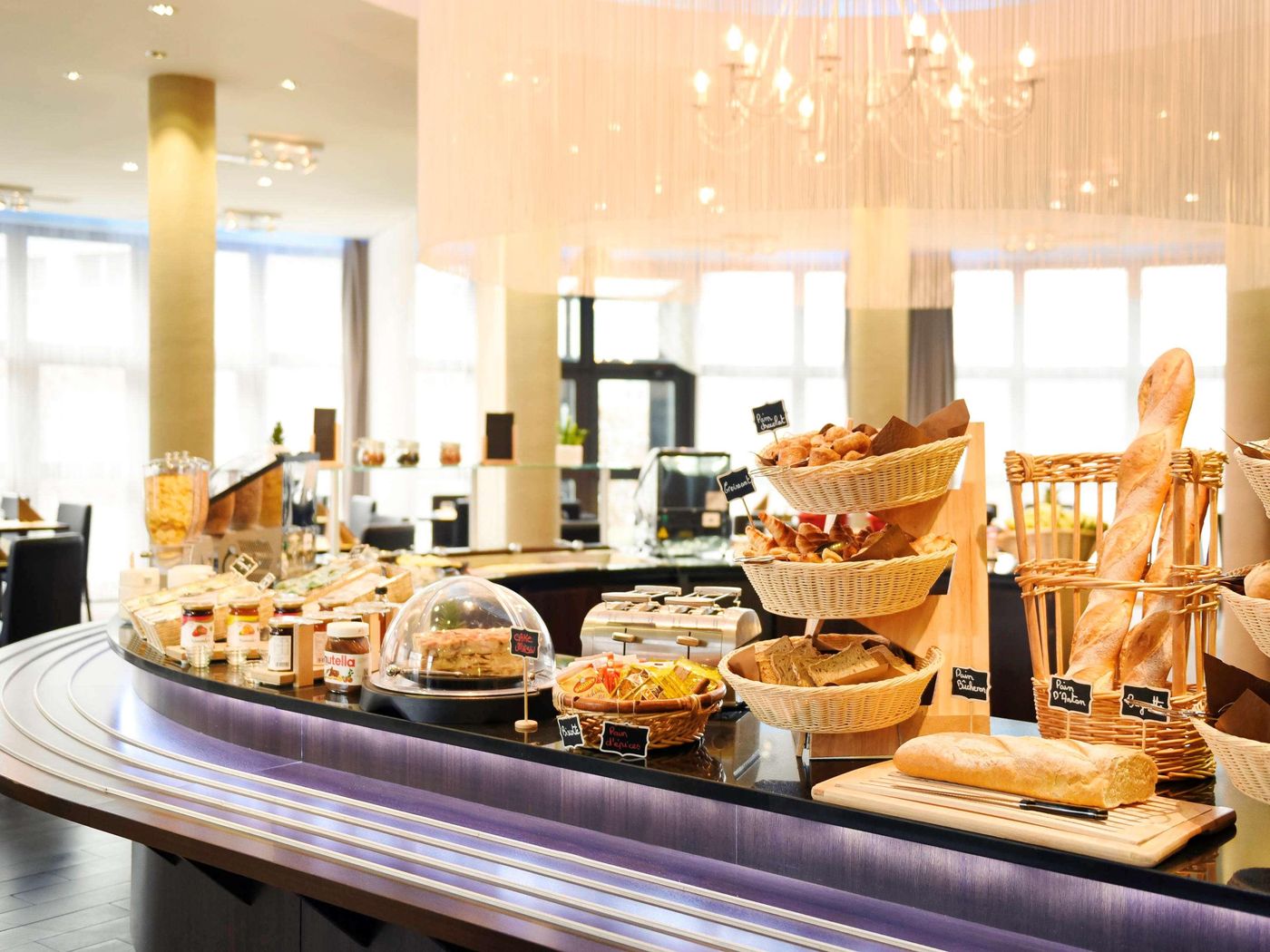 ibis-Luxembourg-Aeroport-Restaurant-47