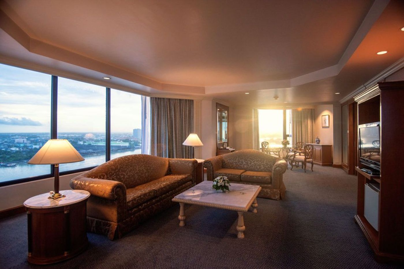 Montien-Riverside-Bangkok-Hotel-Room-45