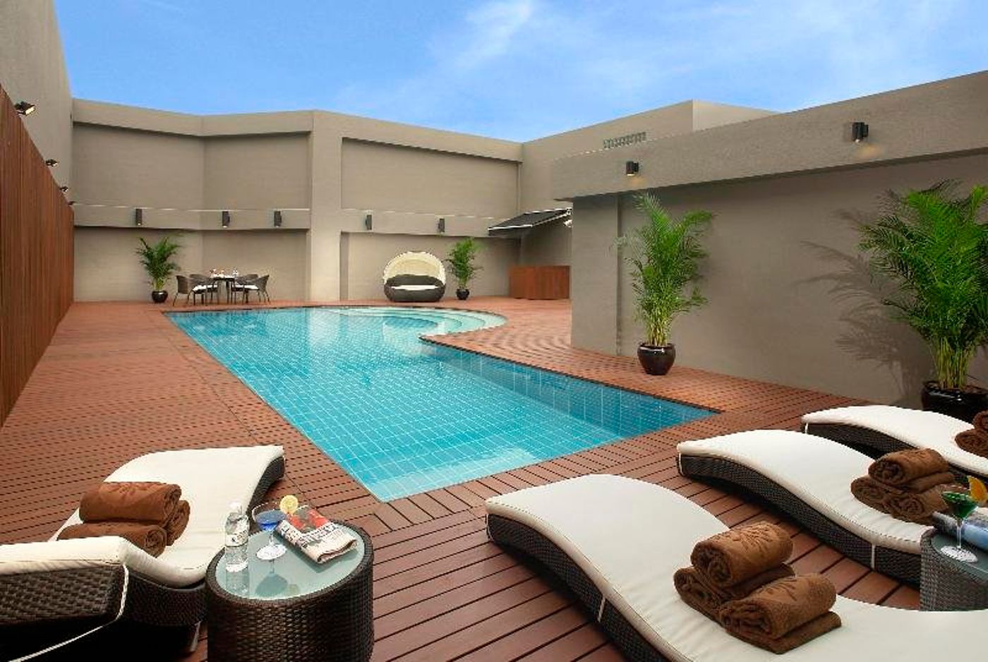 Empire-Hotel-Hong-Kong---Wan-Chai-Pool-13