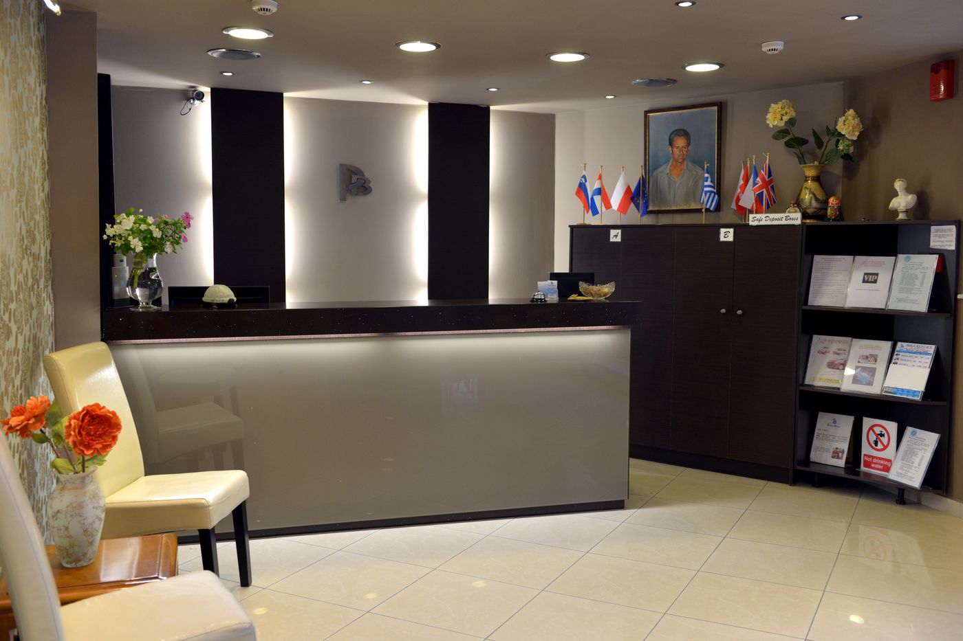 Planos-Beach-Aparthotel-Lobby-49