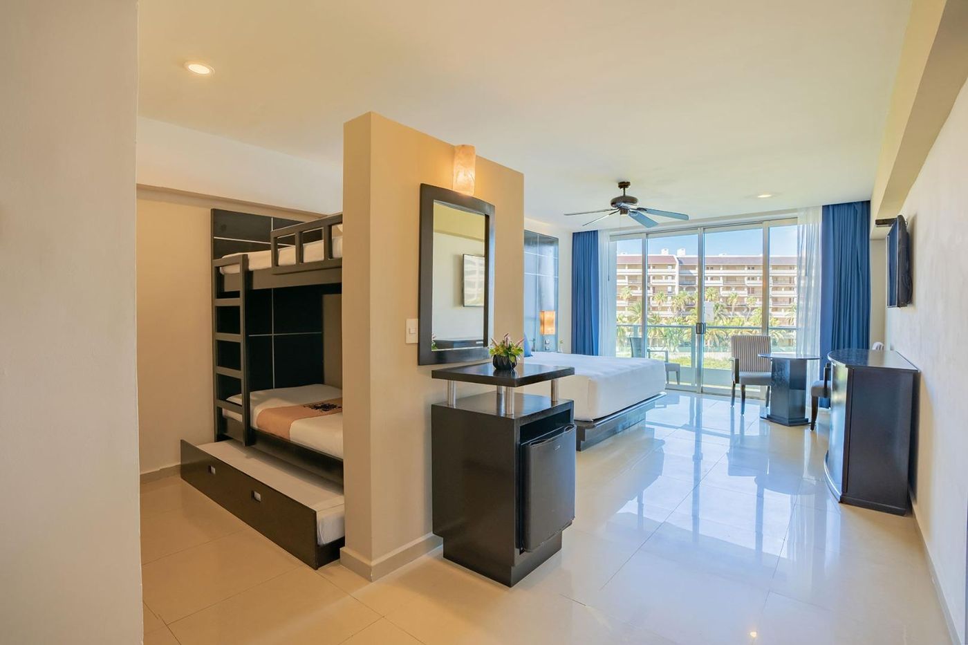 Seadust-Cancun-Family-Resort-Room-42