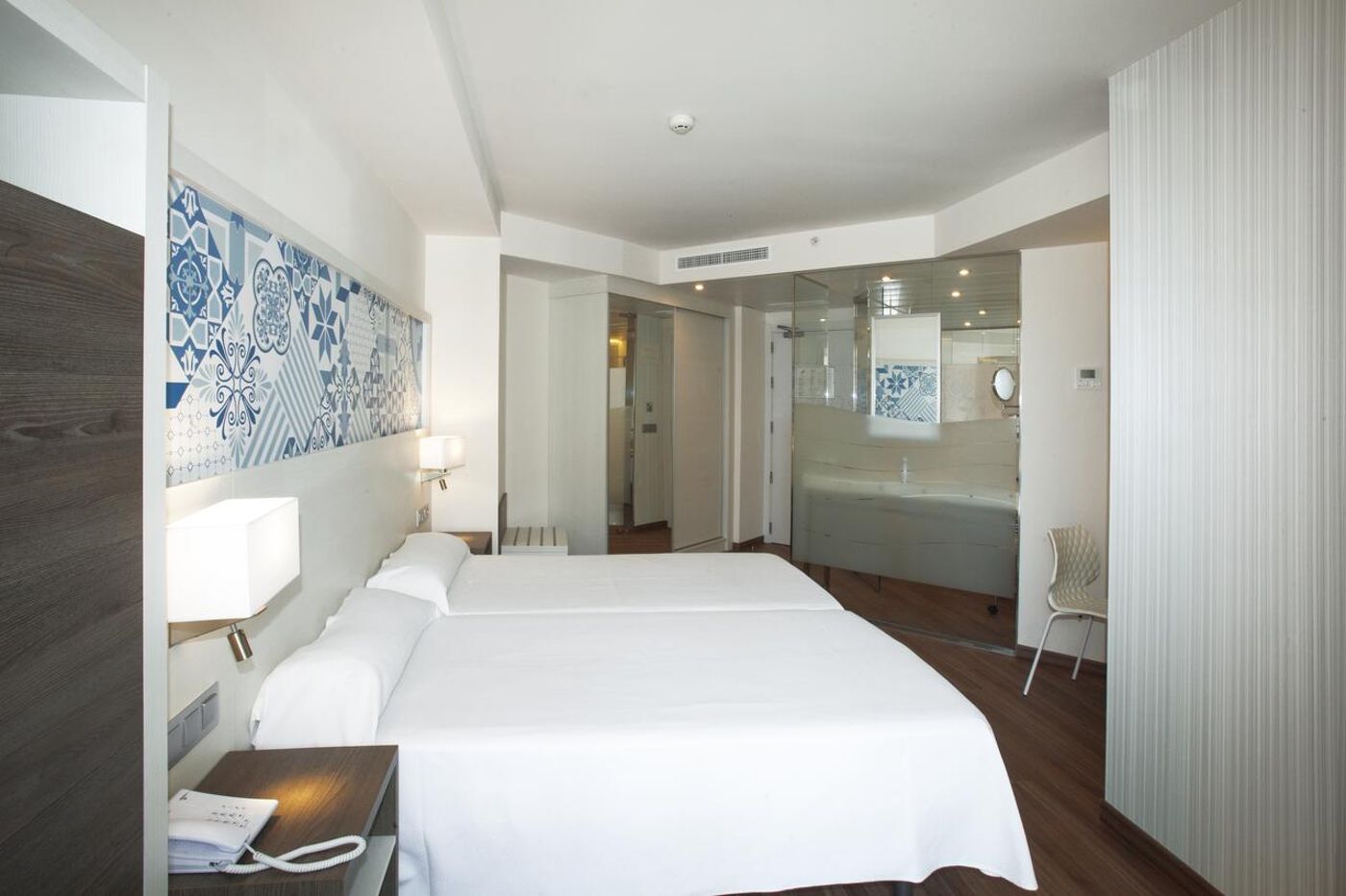 Port-Benidorm-Room-11