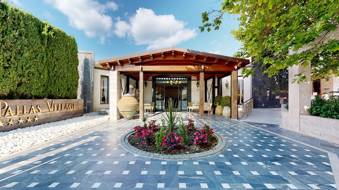 Athena-Pallas--Lobby-22