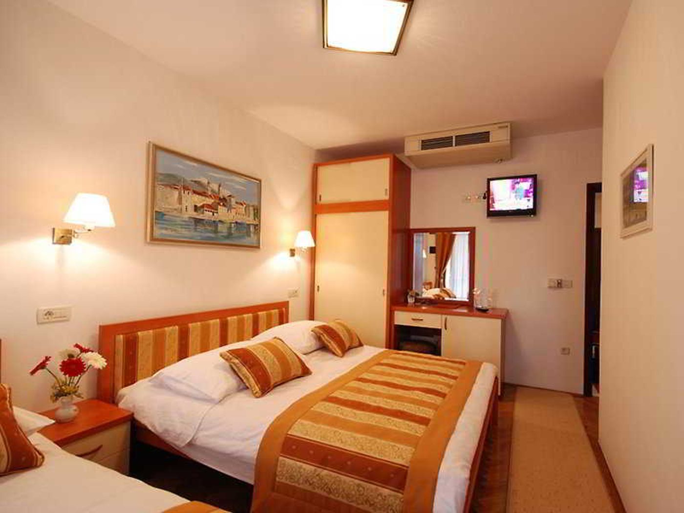 Trogirski-Dvori-Room-11