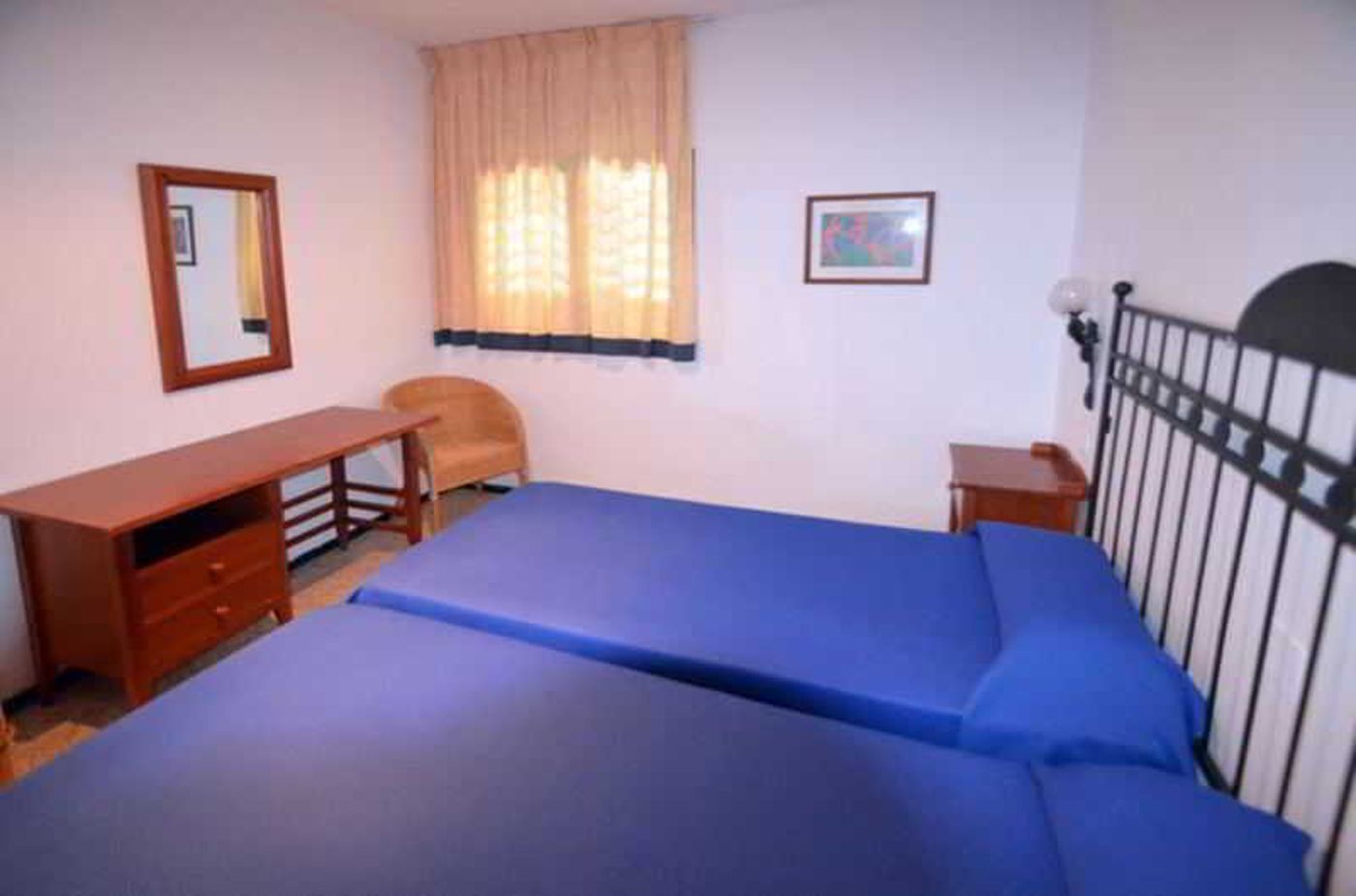Los-Nardos-Room-12