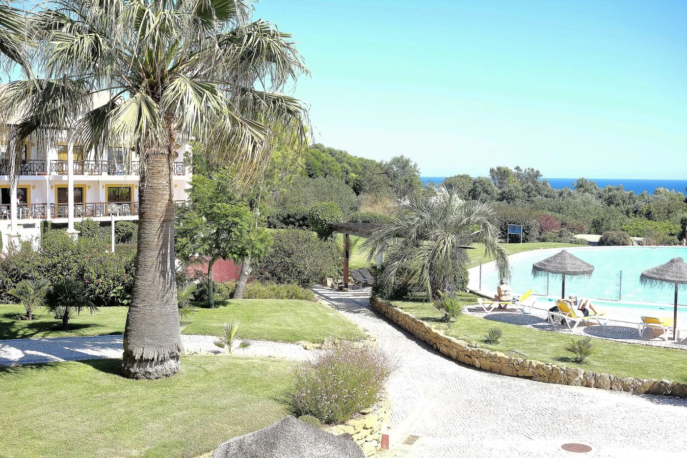 Luzmar-Villas-Terrace-8