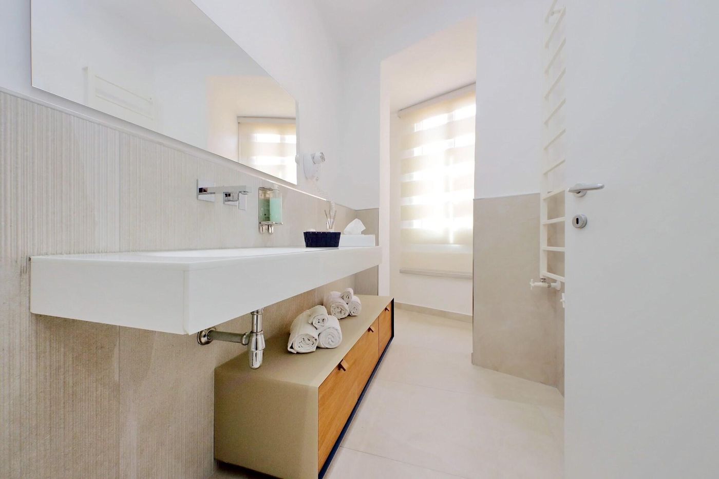Trevi-Rome-Suite-Room-36