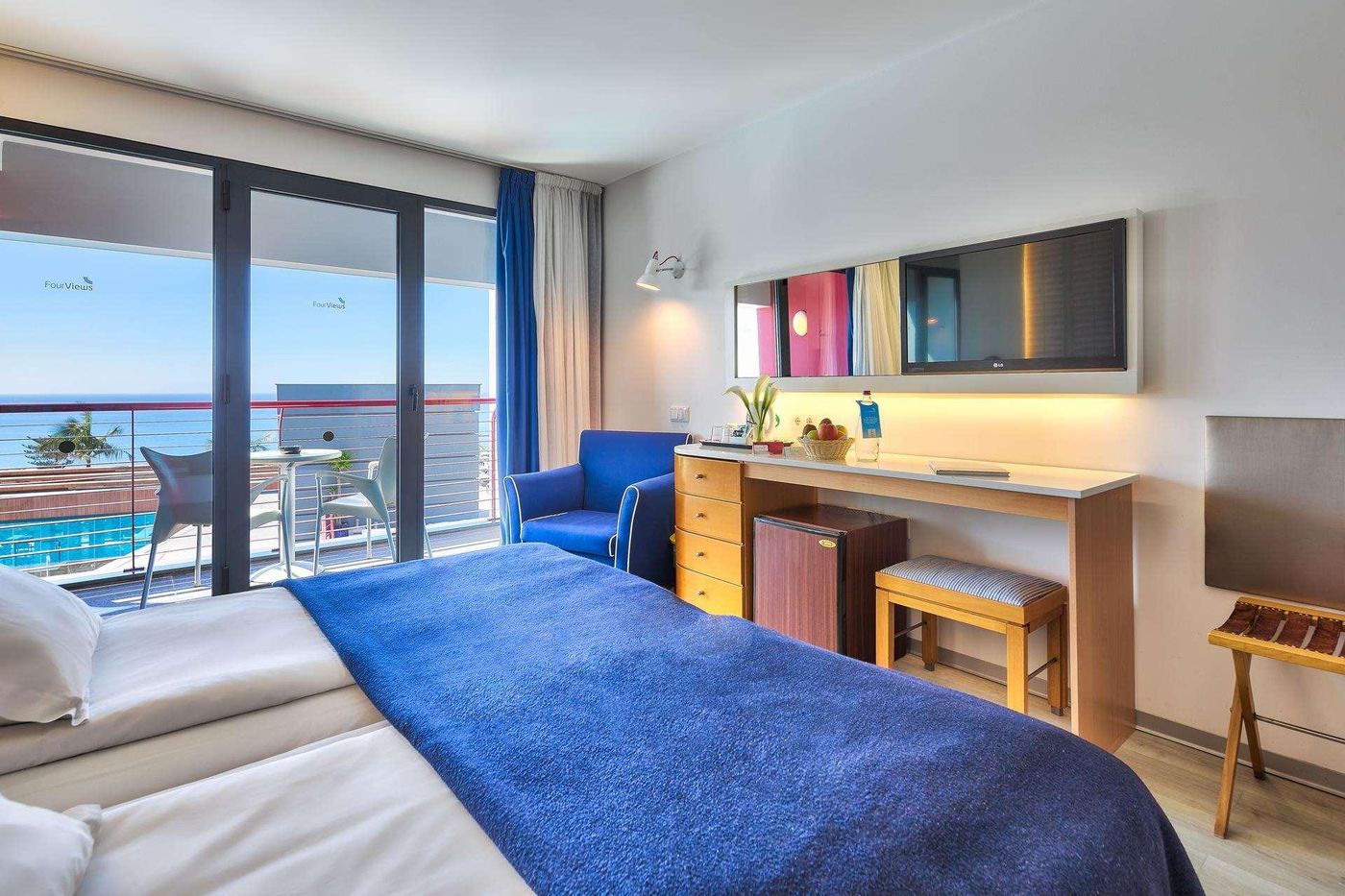 The-Views-Monumental-Room-17