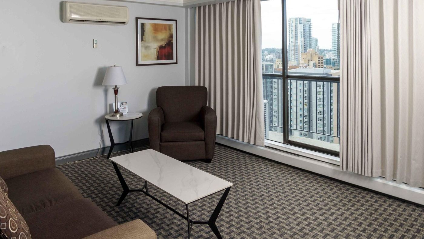 Century-Plaza-Hotel---Spa-Vancouver-Room-69