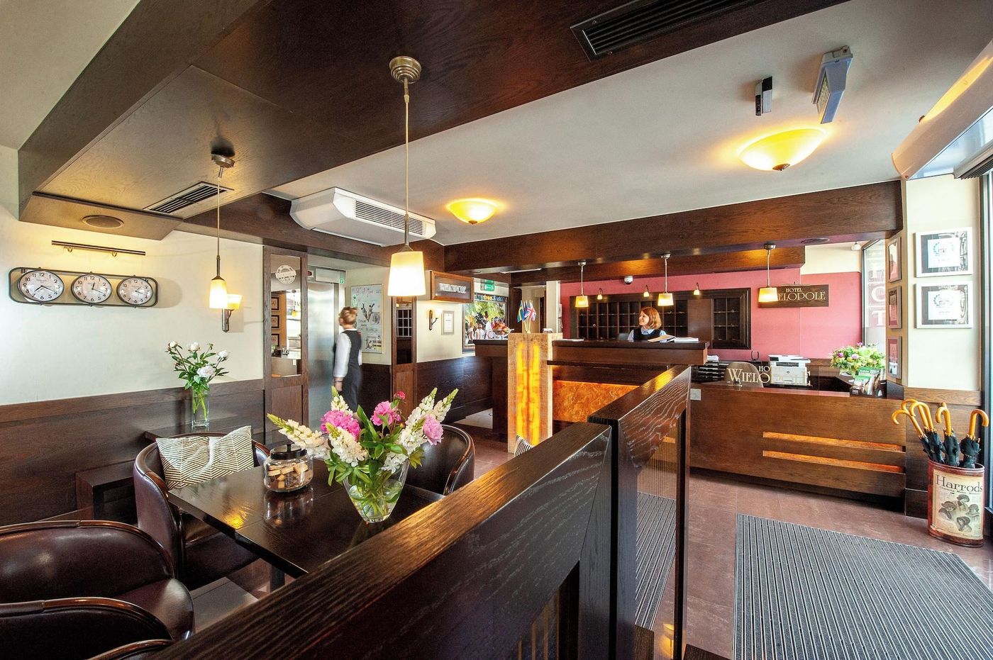 Hotel-Wielopole-Lobby-11