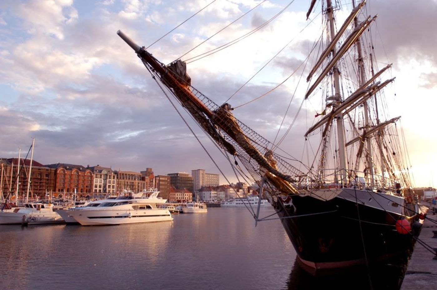 PREMIER SUITES PLUS Antwerp-Belgium-ANTWERP-General view-1