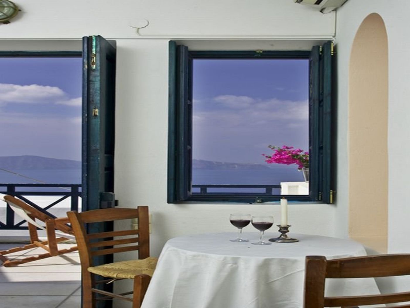 Santorini-Reflexions-Volcano-Restaurant-9