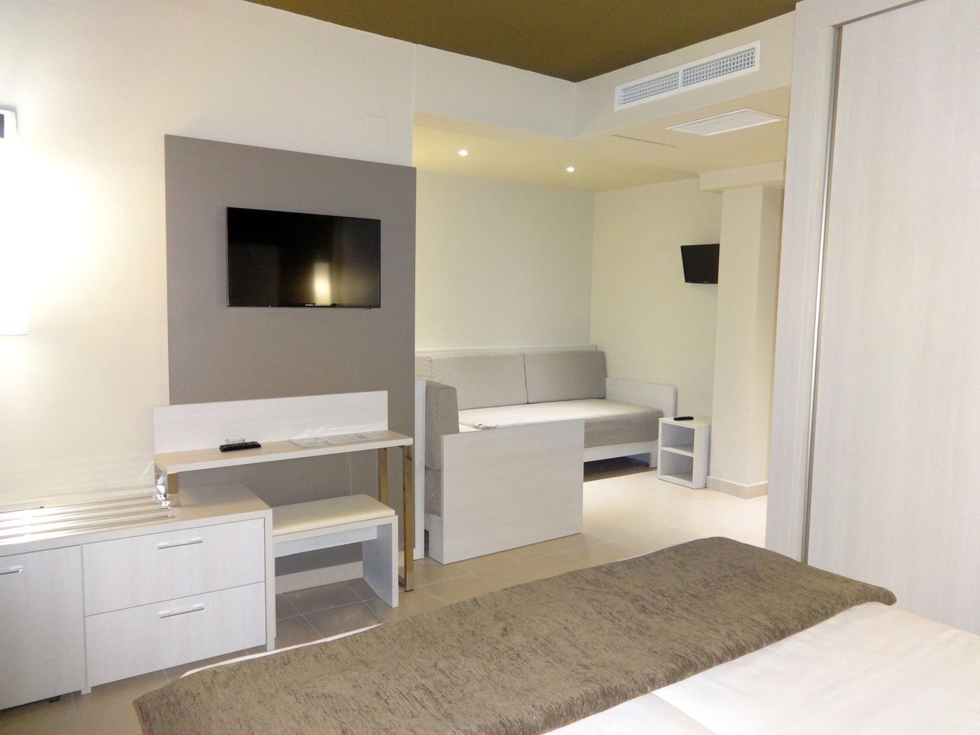 Augustus-Hotel-Room-27