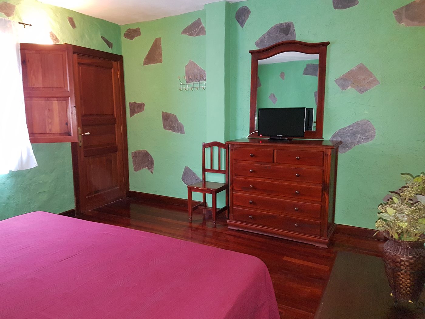 Fonda-Central-Hotel-Room-8