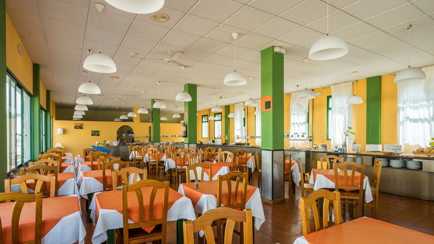 Blue-Sea-Apartamentos-Costa-Teguise-Beach-Restaurant-24