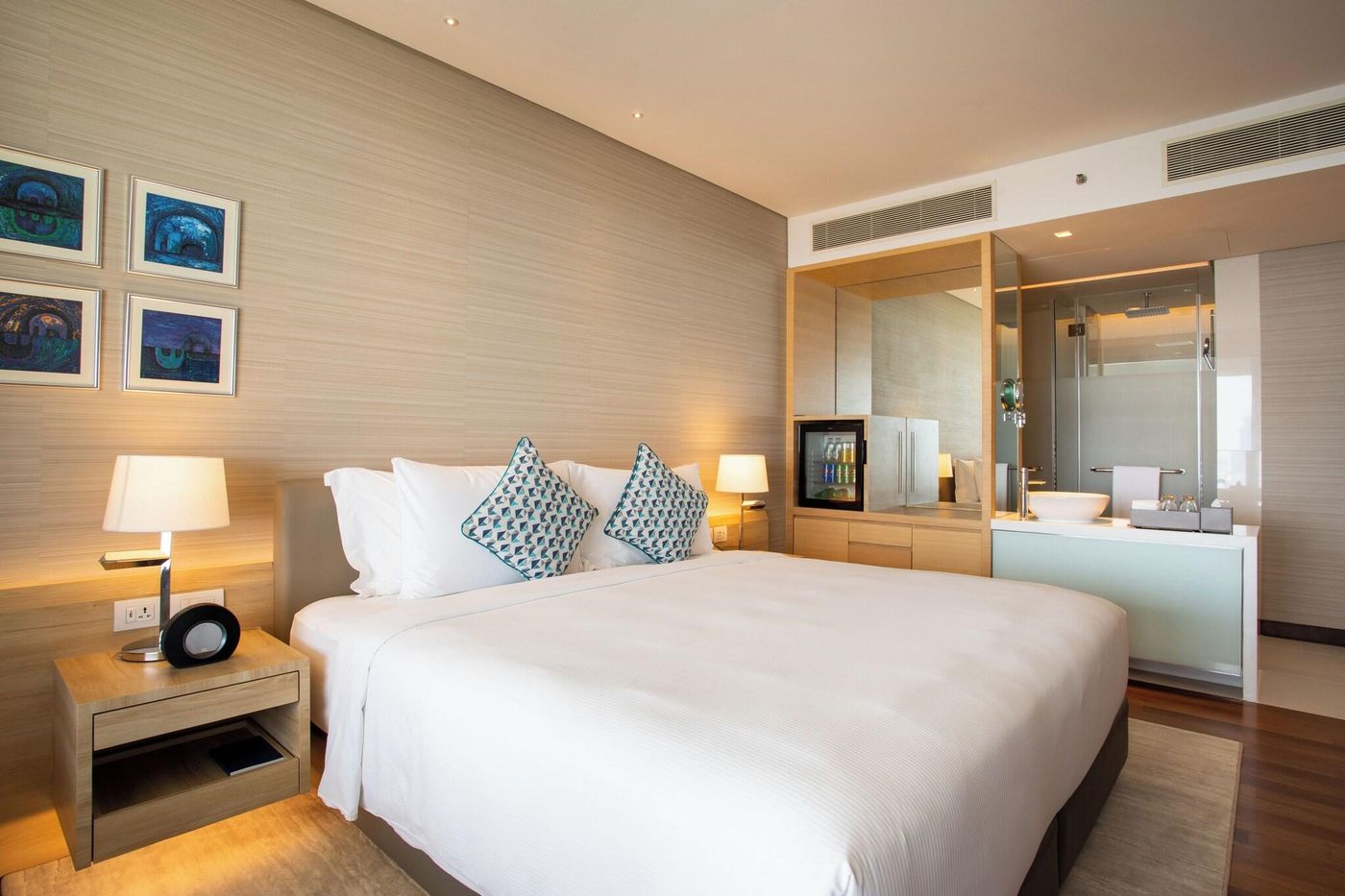 AVANI--Riverside-Bangkok-Hotel-Room-26