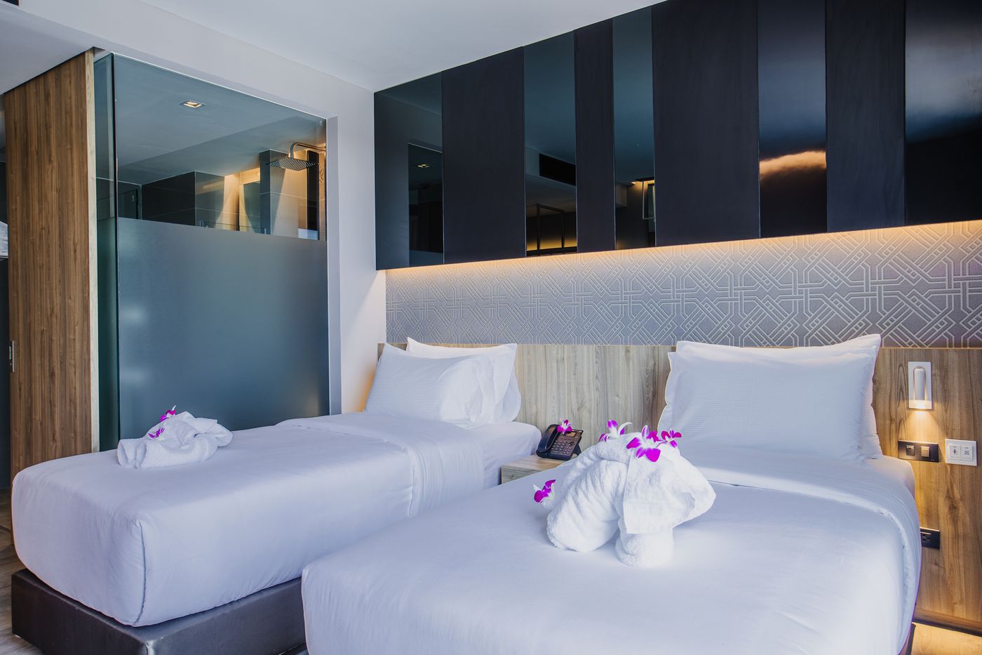 Rak-Elegant-Hotel-Patong-Room-21