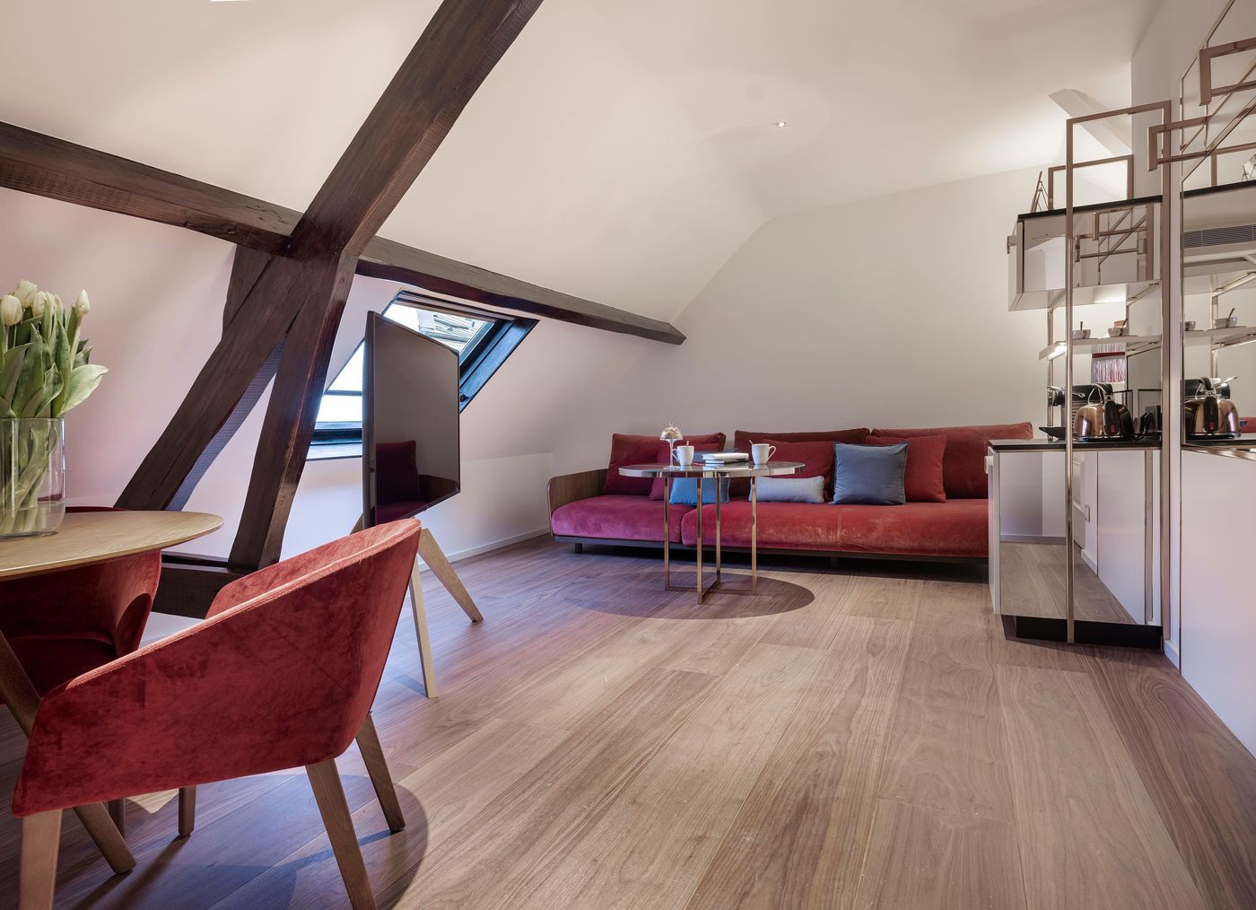 Melia-Paris-Notre-Dame-Room-18