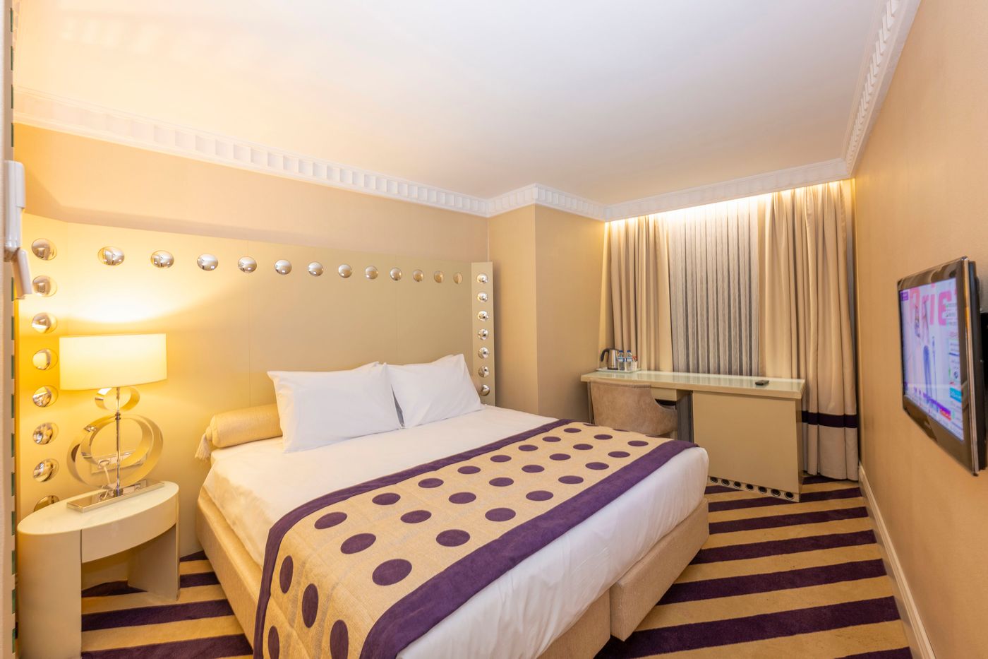 Taxim Hill-Turkey-BEYOGLU-Room-10