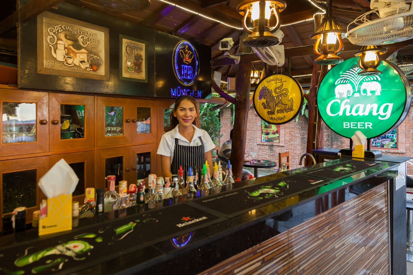 Tropica-Bungalow-Hotel-Bar-61