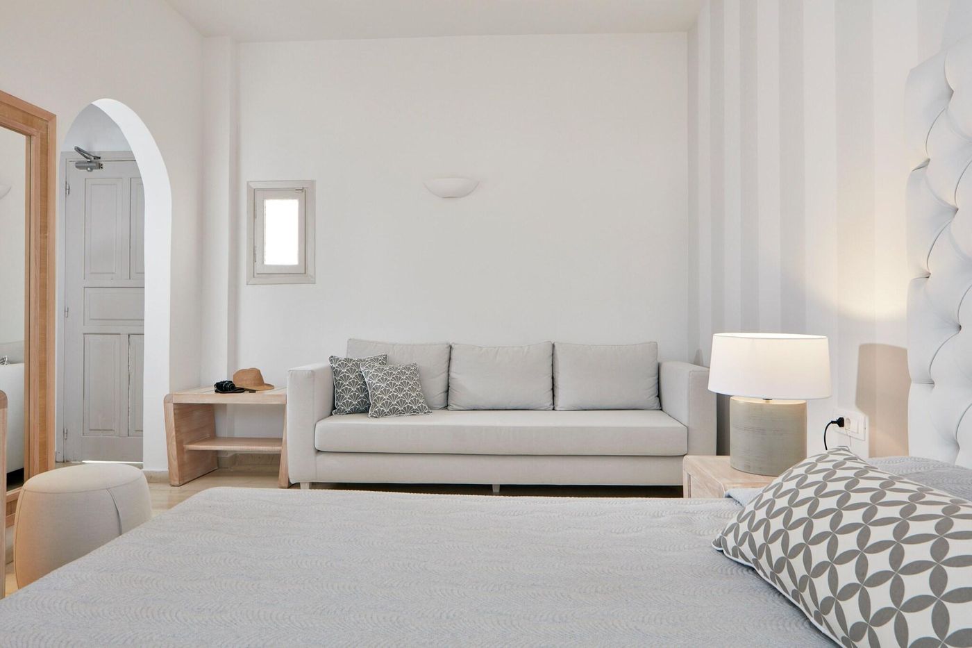 Santorini-Palace-Room-15