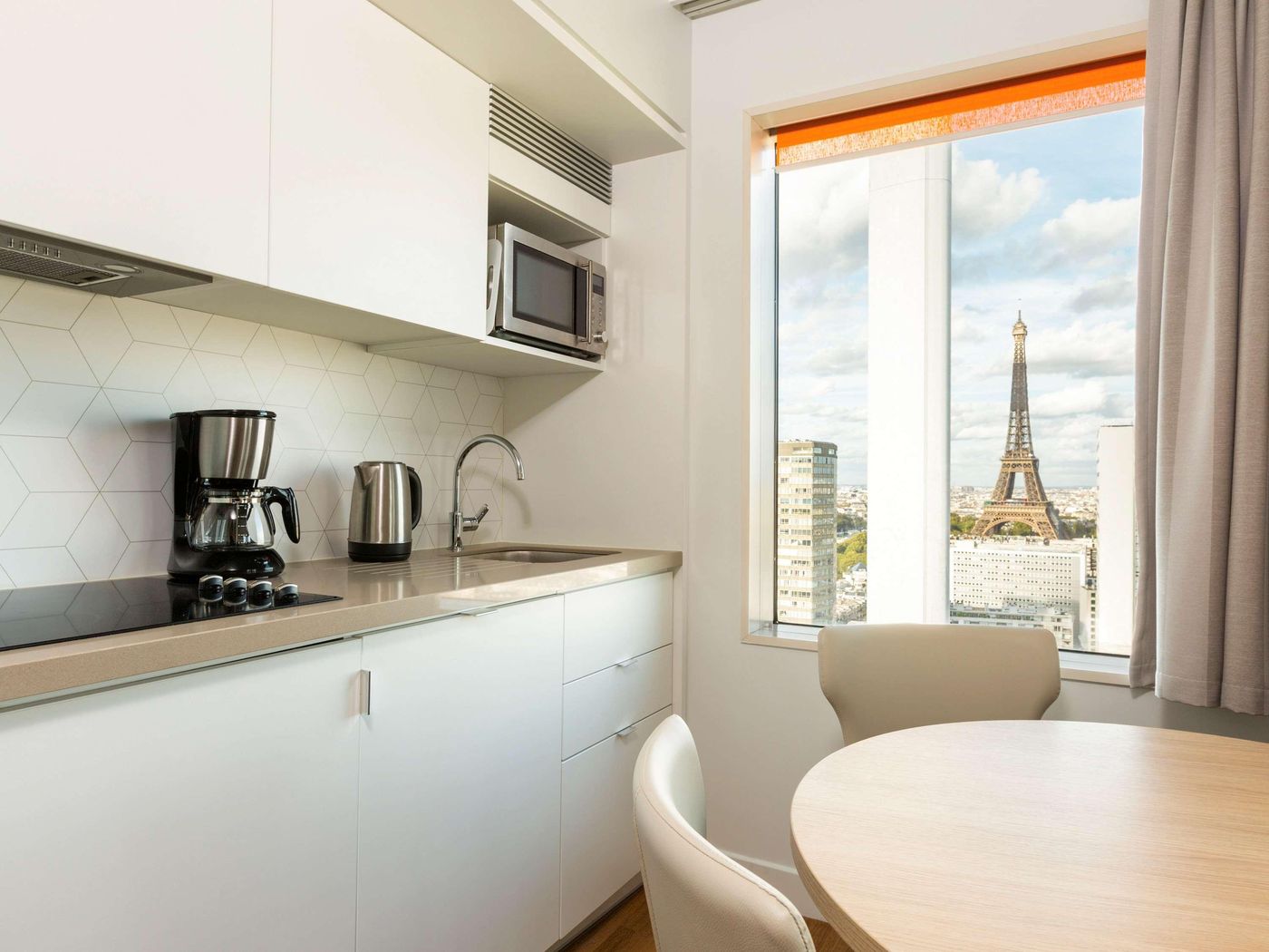 Adagio-Paris-Tour-Eiffel-Room-9