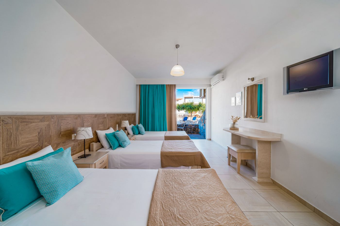 Maria-Rousse-Studios-Room-27