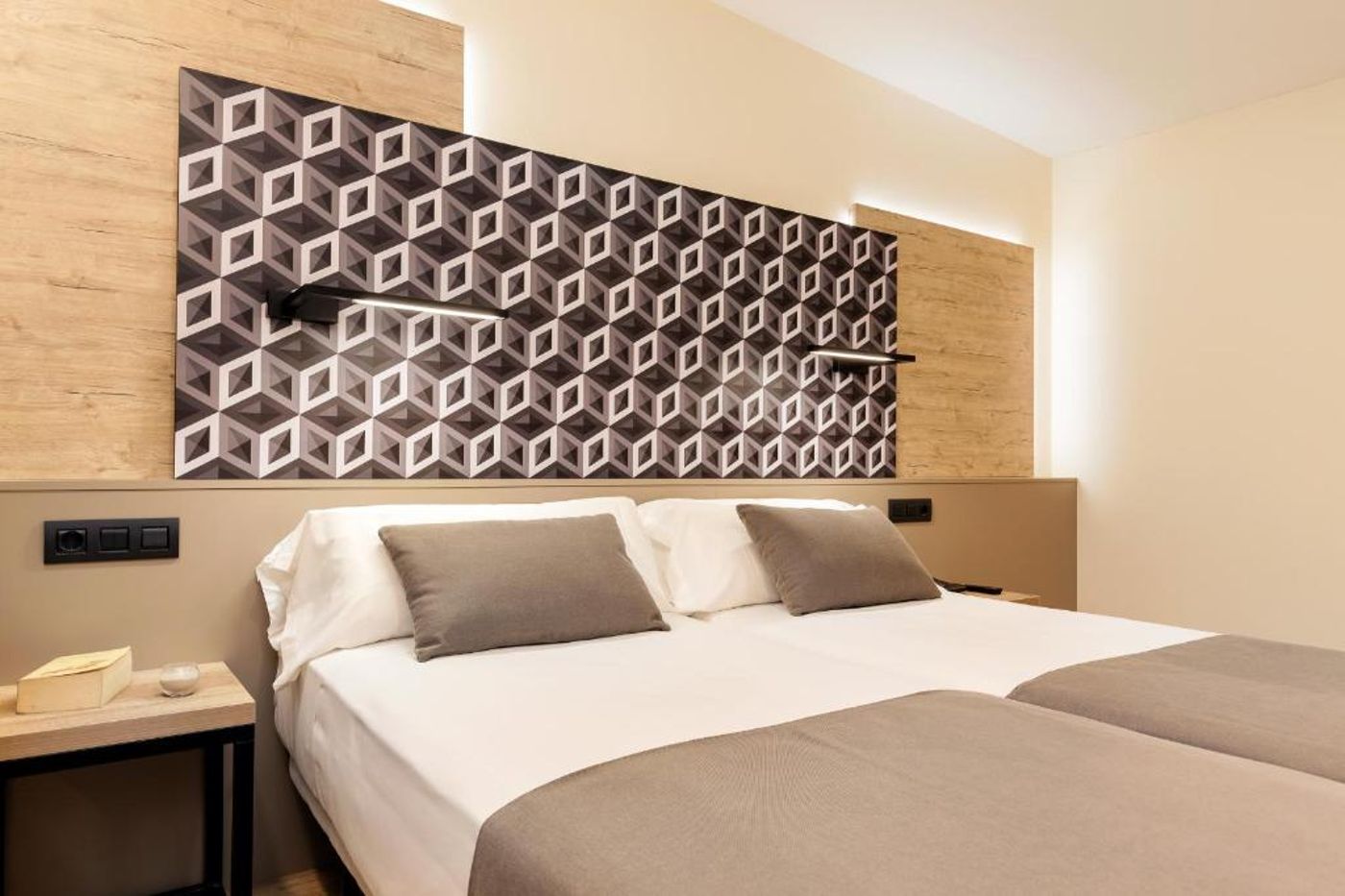 Ronda House-Spain-BARCELONA-Room-1