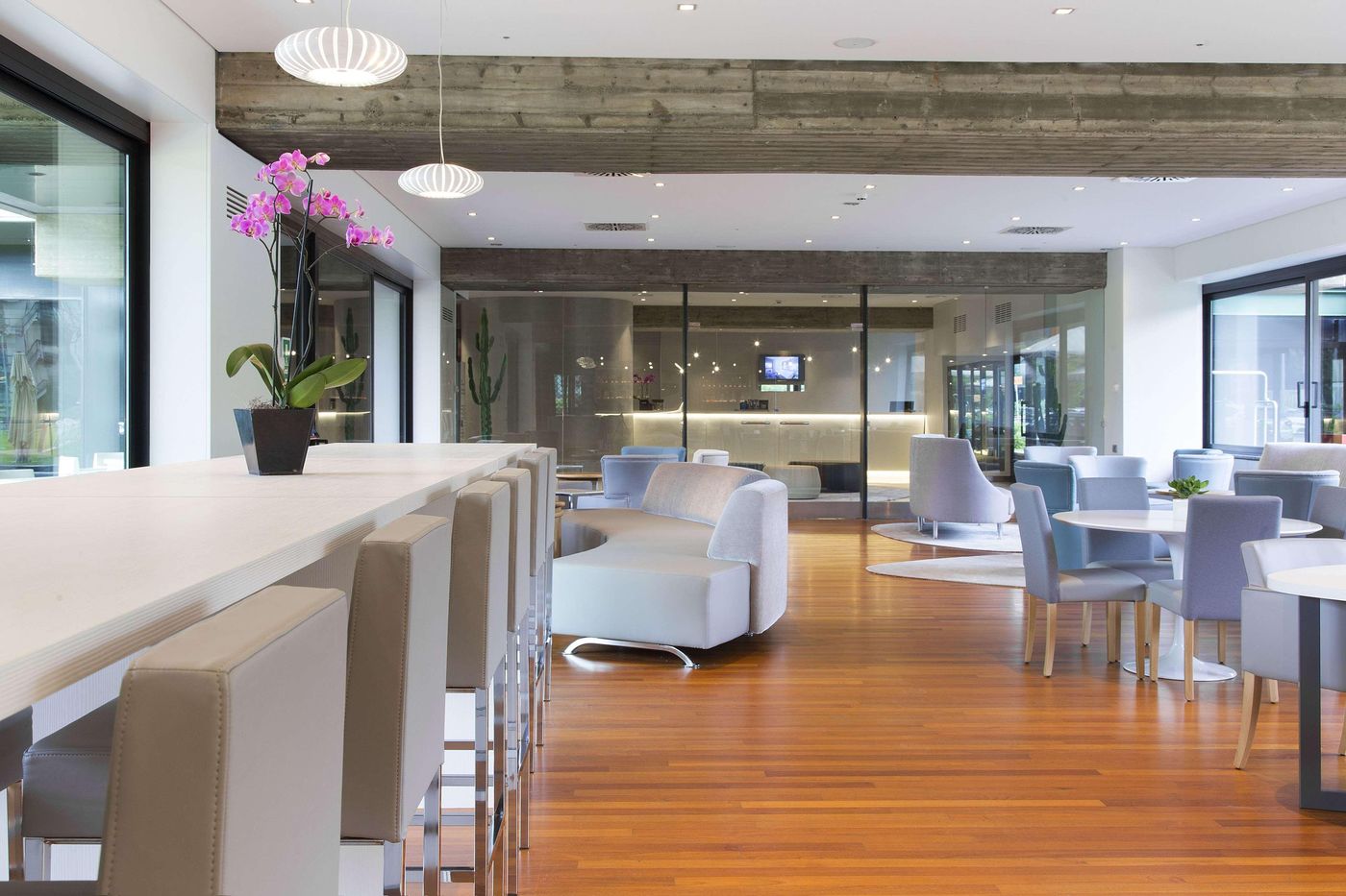 NH-Milano-Congress-Centre-Bar-2