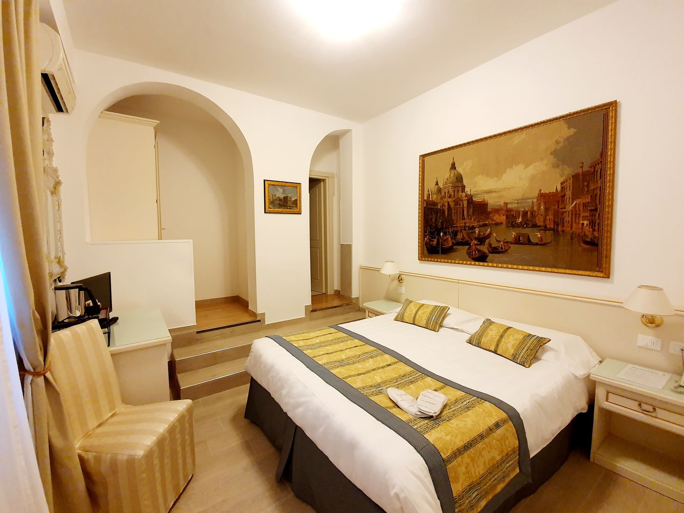Corte-dei-Greci-Room-5