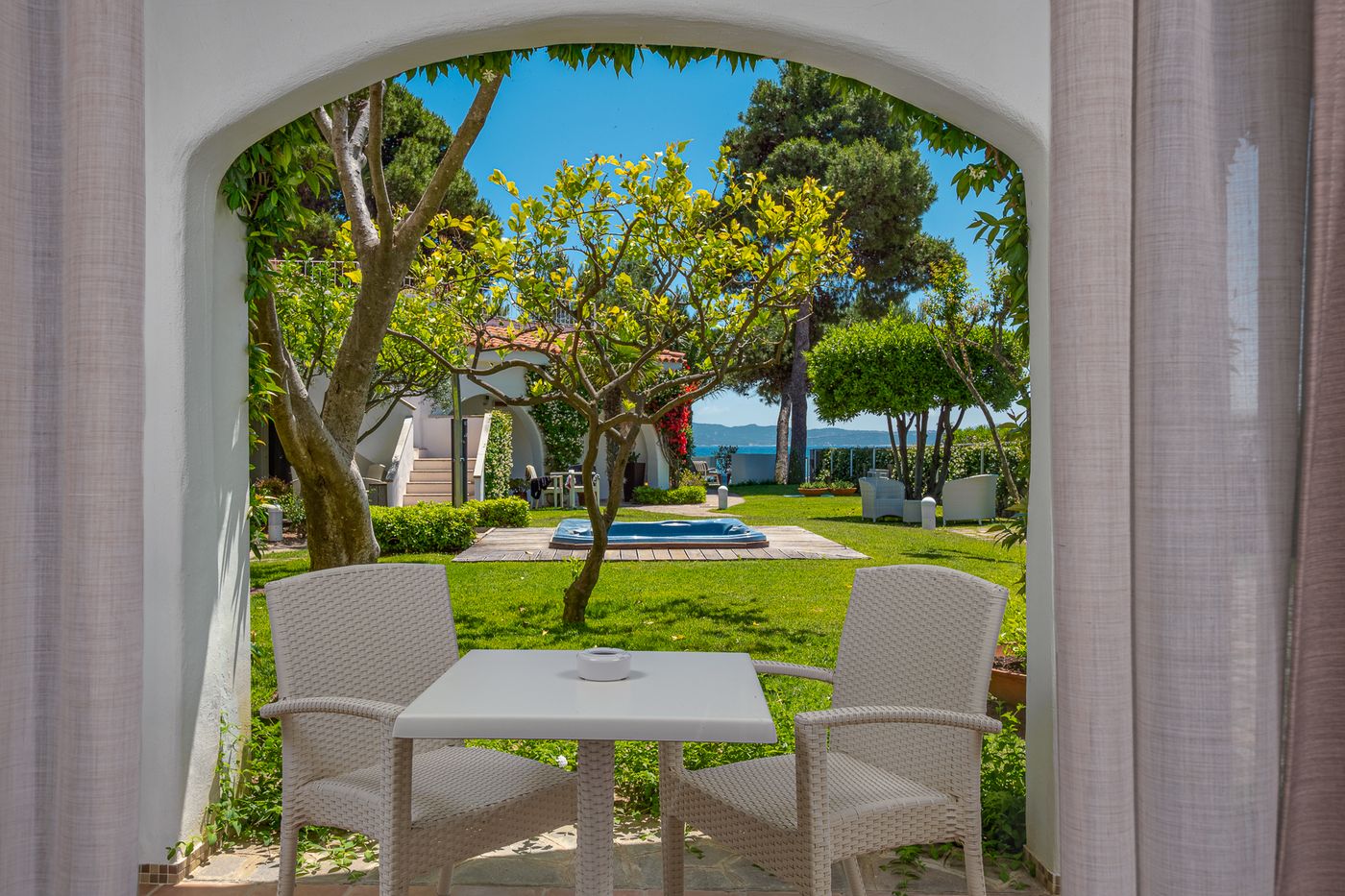 The-Pelican-Beach-Resort---SPA-Adults-Only-Room-4